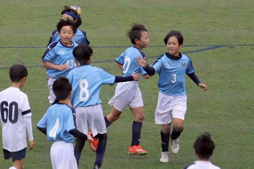 写真:楽しそうに練習する選手